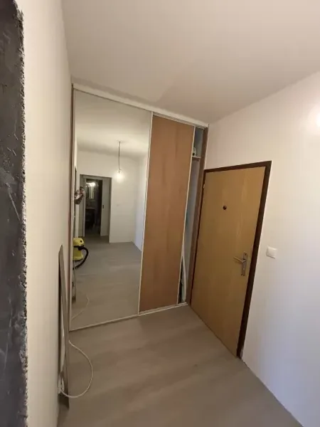 Montáž vstavaných skríň počas prác — Karlova Ves - Bratislava