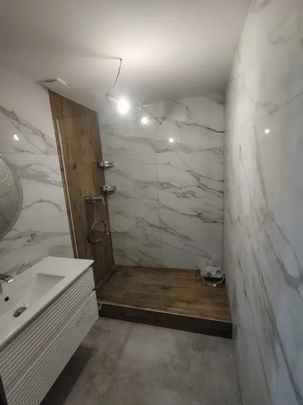 Kúpeľňa - sklenená priečka walk-in sprchy - Petržalka - Bratislava
