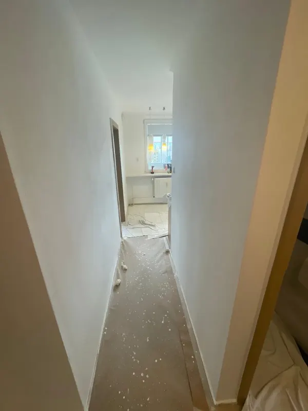 Hotová izba po výmaľbe — Dúbravka - Bratislava