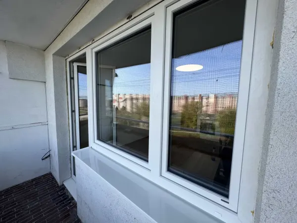 Nový balkón s vymenenými oknami — Petržalka - Bratislava