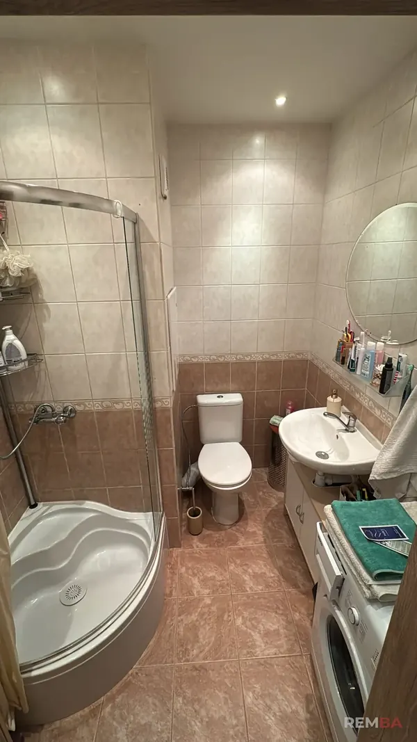 Pôvodná kúpeľňa s rohovou vaničkou - Podunajské Biskupice, Bratislava