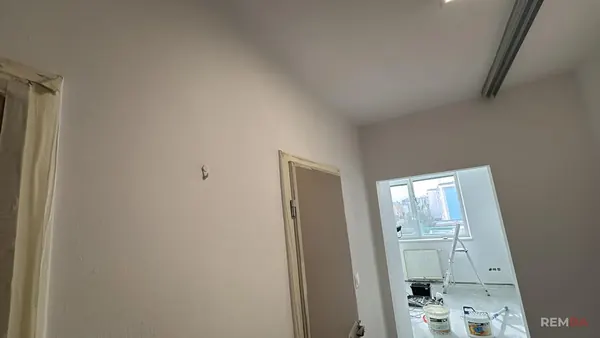 Hotová miestnosť po stierkach a maľovaní - Podunajské Biskupice, Bratislava
