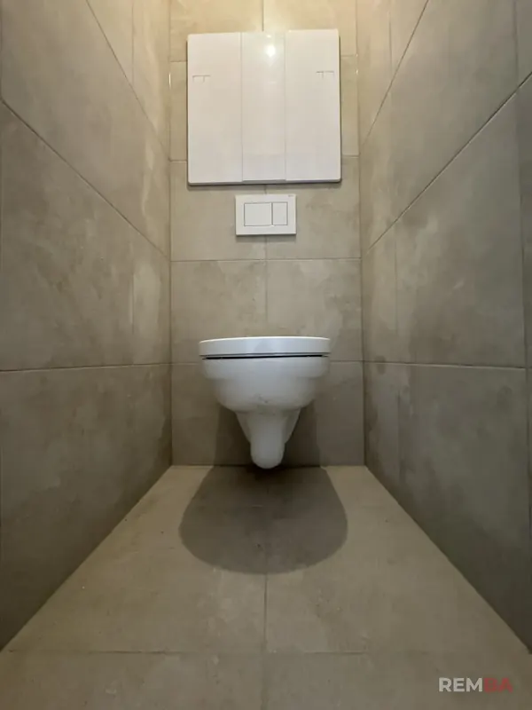 Závesné WC v obklade - Podunajské Biskupice, Bratislava