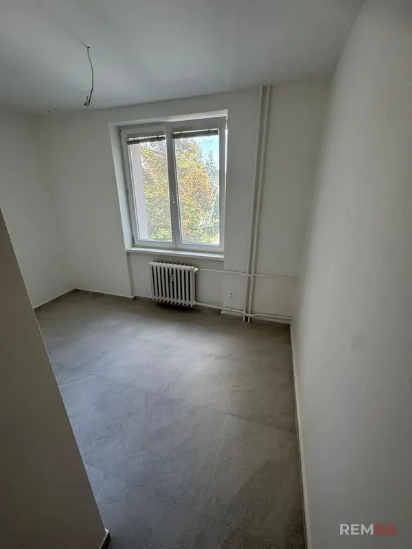 Izba s novou dlažbou - Ružinov, Bratislava
