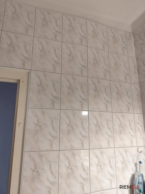 Pôvodná kúpeľňa pred rekonštrukciou - Dlhé Diely, Bratislava