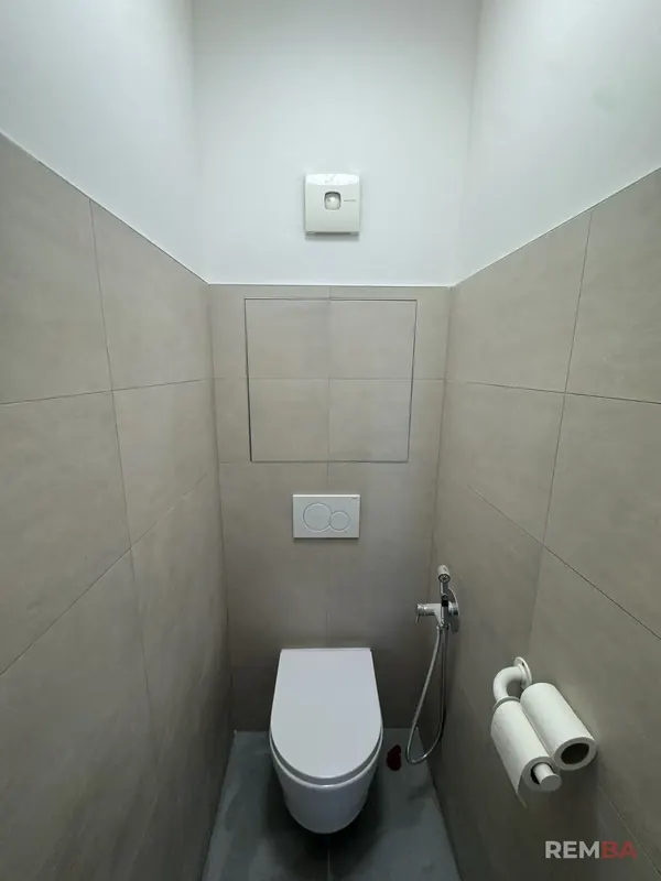 WC s revíznymi dvierkami - Dlhé Diely, Bratislava