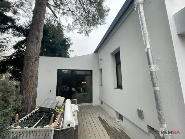 Fasáda s novou omietkou - Ružinov, Bratislava