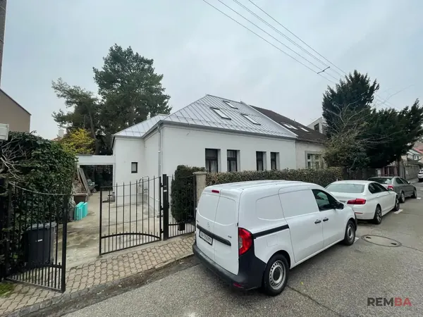 Hotová fasáda - pohľad z ulice - Ružinov, Bratislava