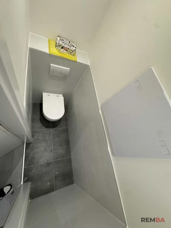 Samostatné WC so závesnou misou - Petržalka, Bratislava