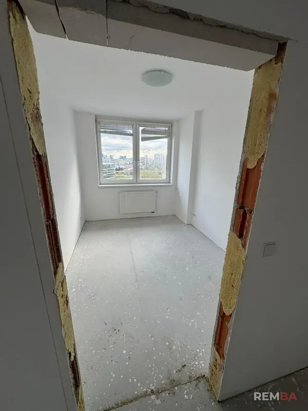 Izba po odstránení podlahy - Nové Mesto, Bratislava