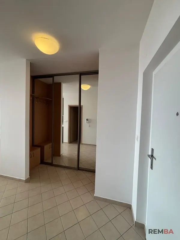 Nové podlahy a kuchyňa v byte - Nové Mesto, Bratislava