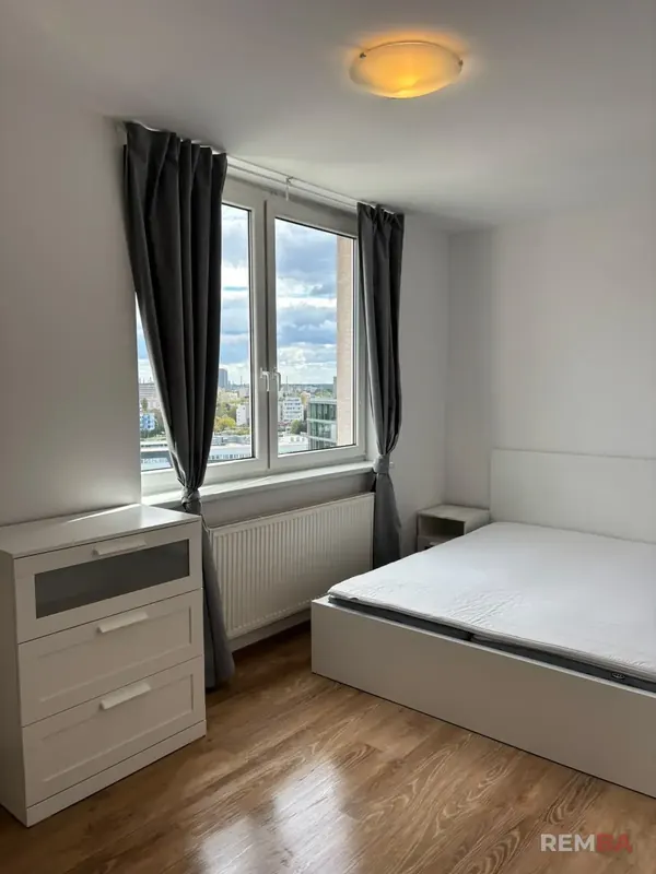 Nové podlahy a kuchyňa v byte - Nové Mesto, Bratislava