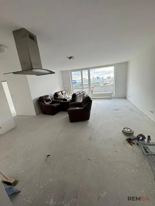 Obývačka pred pokládkou podlahy - Nové Mesto, Bratislava