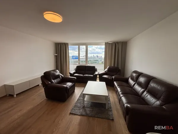 Nové podlahy a kuchyňa v byte - Nové Mesto, Bratislava