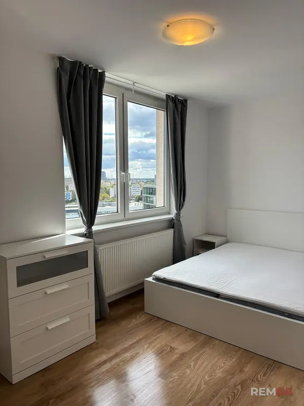 Spálňa s novou podlahou - Nové Mesto, Bratislava