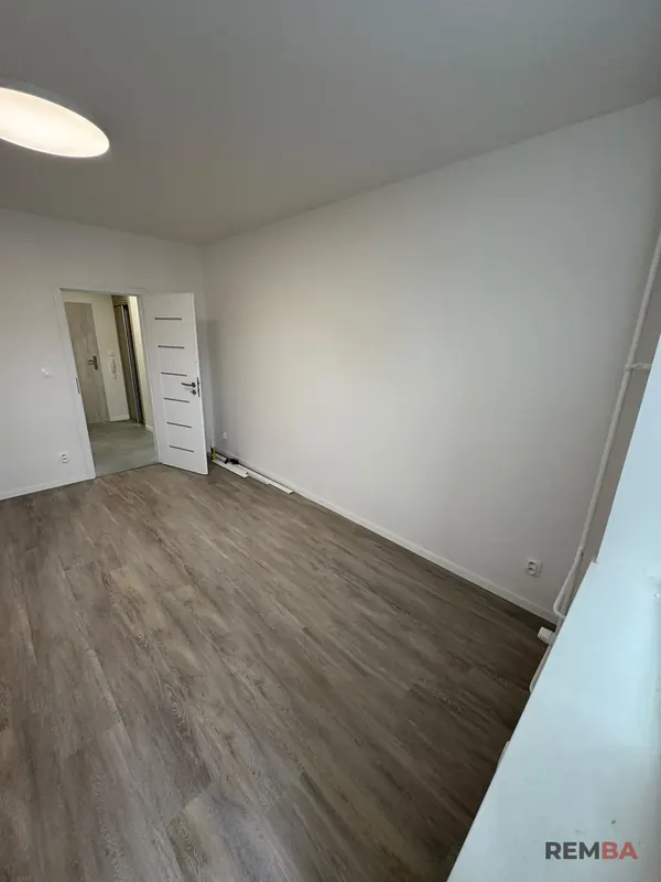 Izba s novou podlahou - Rača, Bratislava
