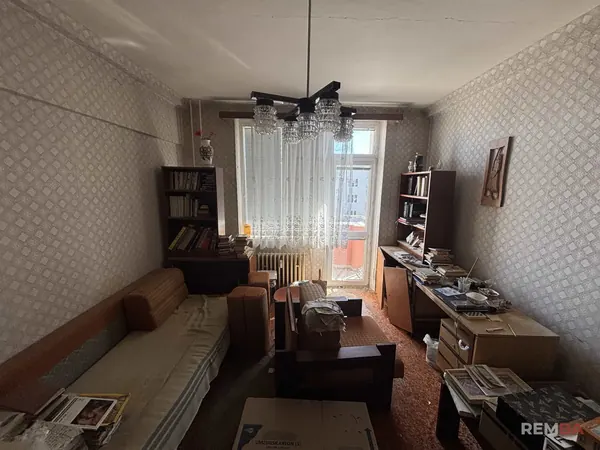Pôvodná obývačka s nábytkom z 80. rokov - Rača, Bratislava